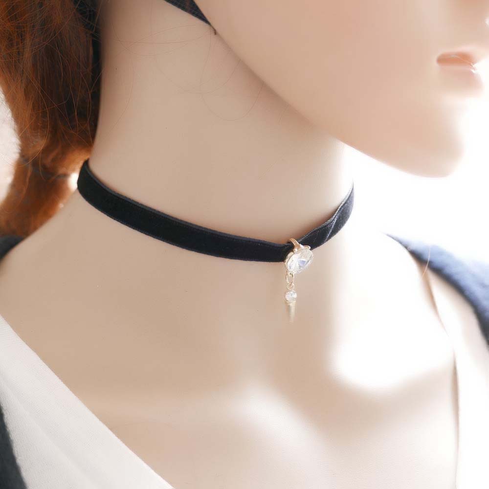 Xhc 1064 Vintage Fashion Personality Choker Necklace Velvet Belt Xhc 1064 Vintage Fashion Personality Choker Necklace Velvet Belt Gold Pendant With Rhinestone Decorated